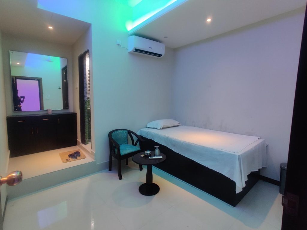 Foot-Reflexology-Massage